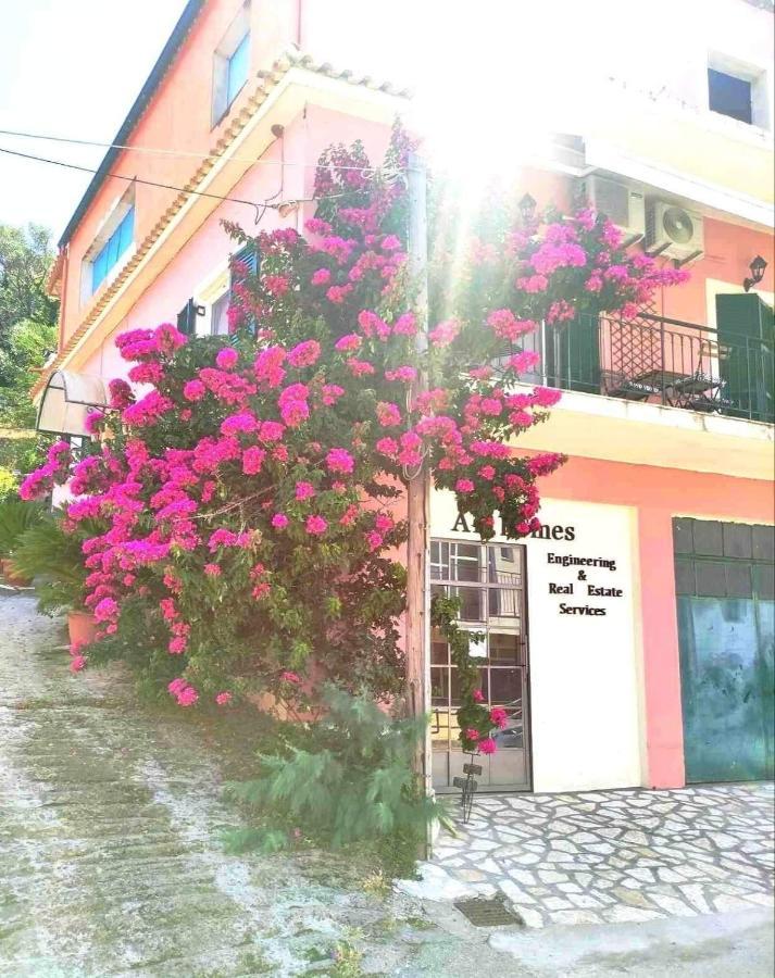 Voukamvilia Boutique Apartment Ágios Matthaíos Exteriör bild
