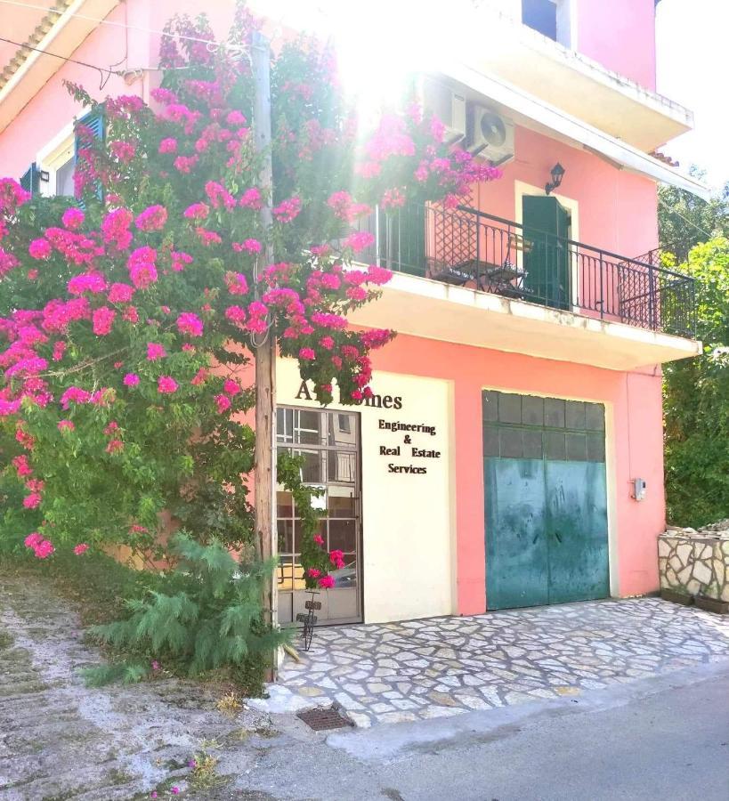 Voukamvilia Boutique Apartment Ágios Matthaíos Exteriör bild